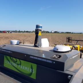 Bezpečnost je zajištěna několika nezávislými systémy. Zde LIDAR, který neustále monitoruje celé okolí stroje za jízdy. Na prvním místě je elektronický geofencing s naplánovanou trasou.